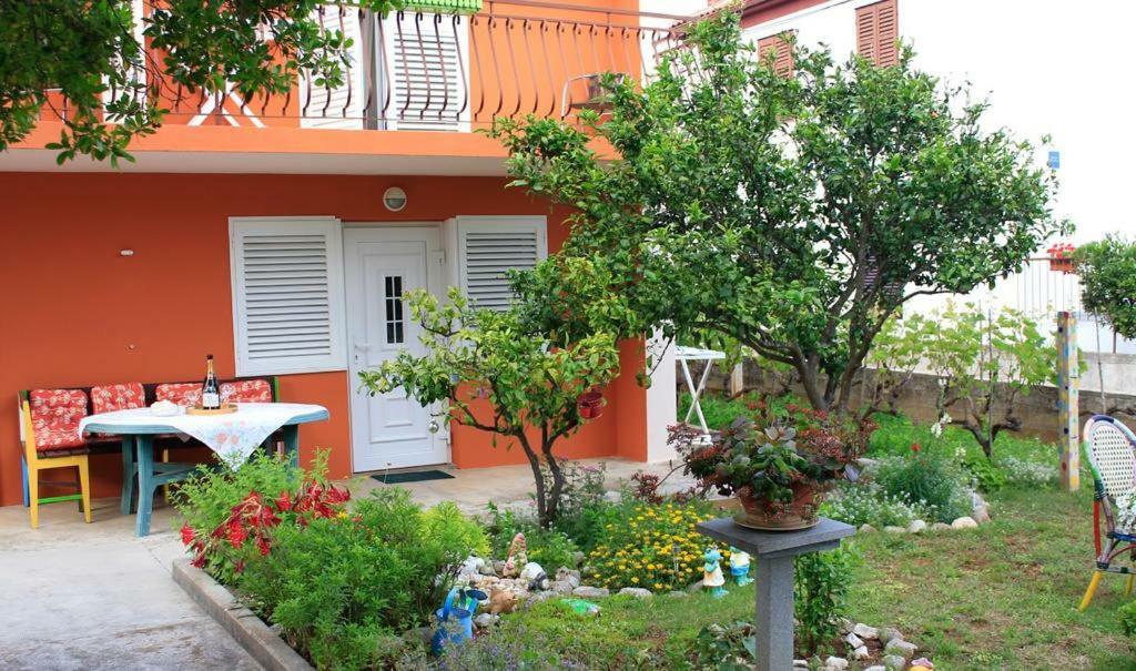 Apartmani Volga Petrcane Exterior foto